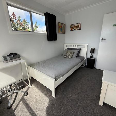 Inglewood Shared Home Bnb New Plymouth Bagian luar foto