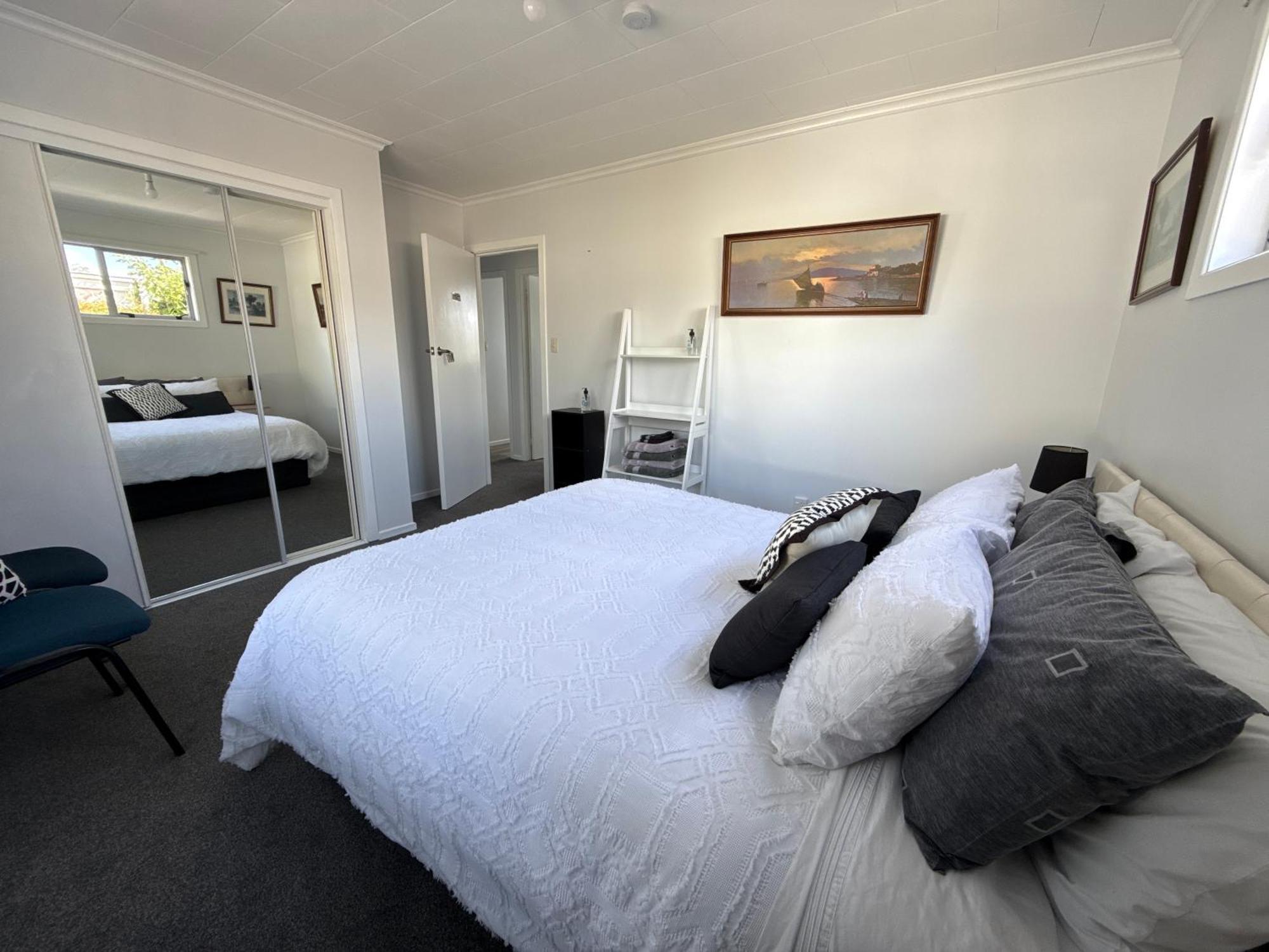 Inglewood Shared Home Bnb New Plymouth Bagian luar foto