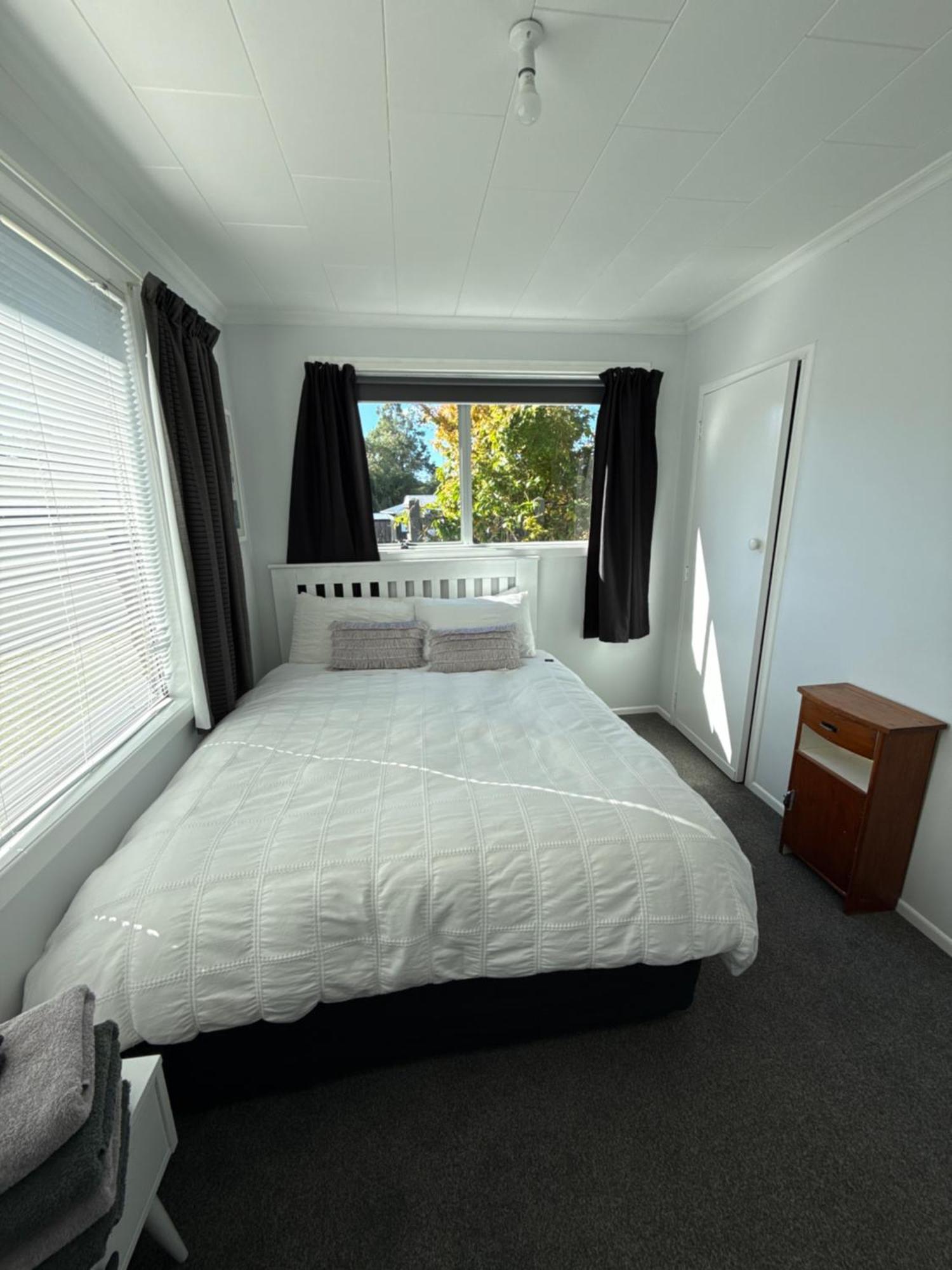Inglewood Shared Home Bnb New Plymouth Bagian luar foto